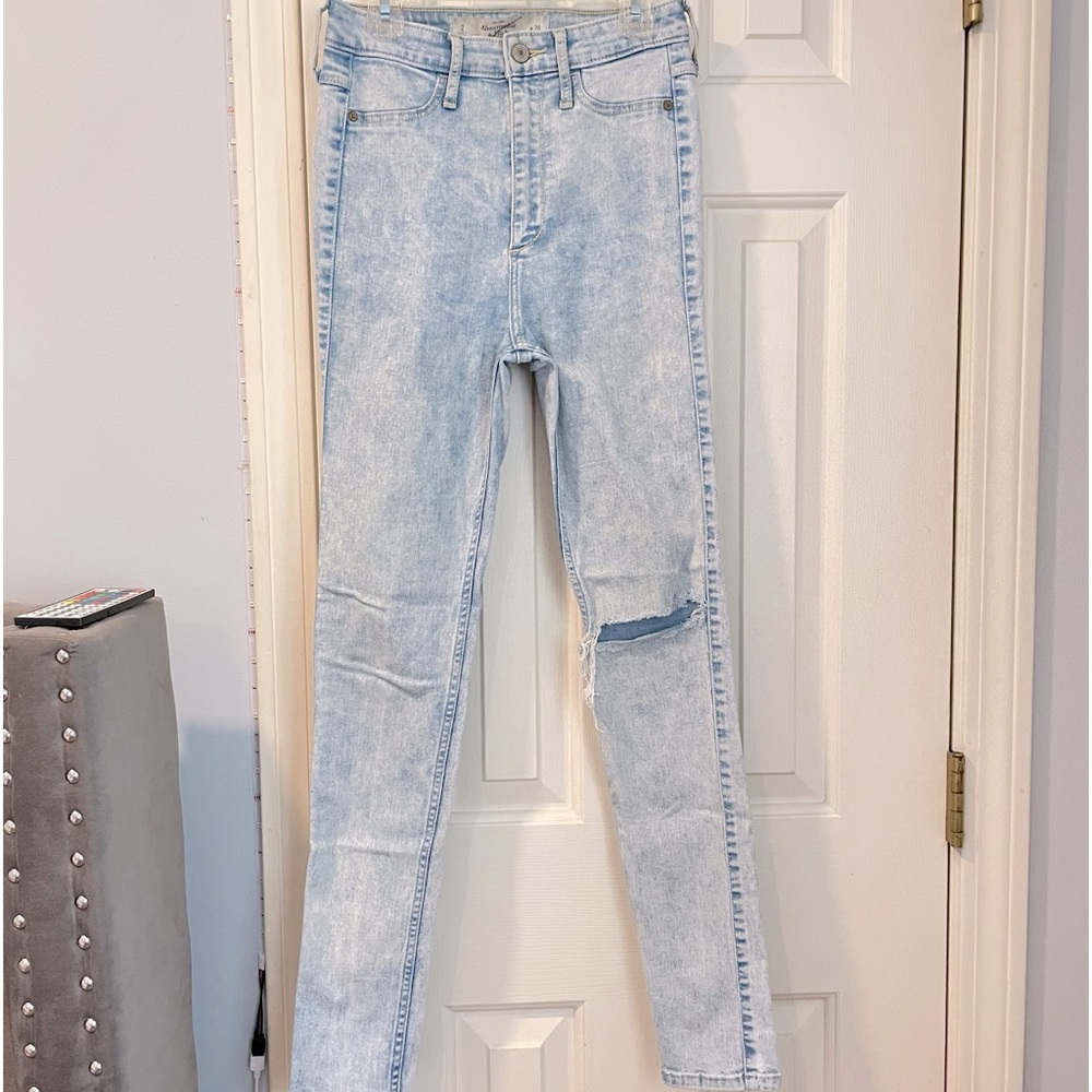 abercrombie & fitch white washed high rise skinny jeans